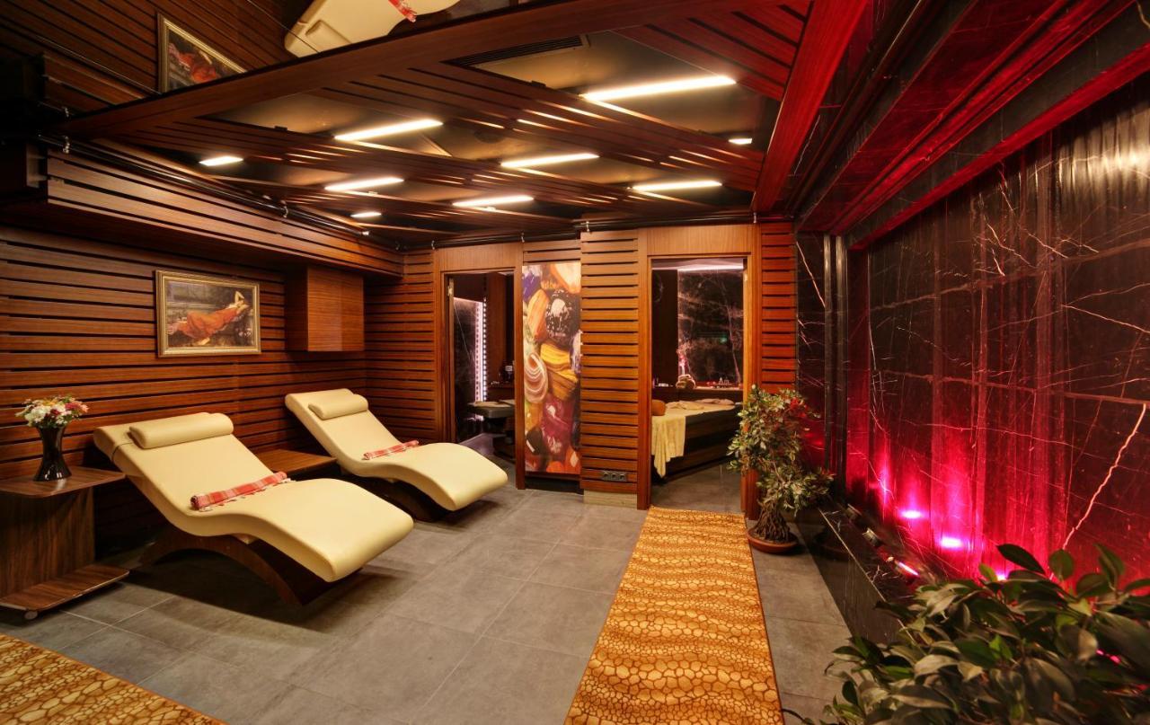 Otel Skalion & 4*